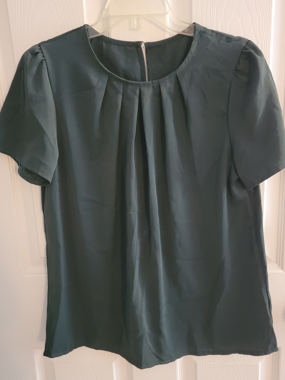 Women's Dark Green Short-Sleeve Pleated Blouse